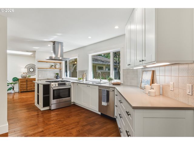 2747 GLEN HAVEN Rd, Lake Oswego, OR 97034