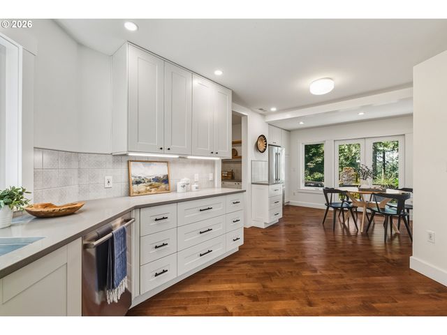 2747 GLEN HAVEN Rd, Lake Oswego, OR 97034