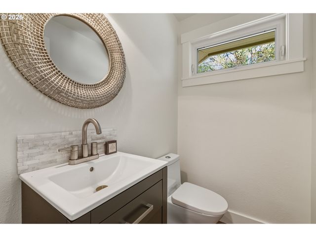 2747 GLEN HAVEN Rd, Lake Oswego, OR 97034