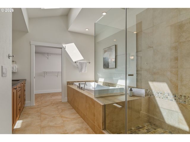 2747 GLEN HAVEN Rd, Lake Oswego, OR 97034