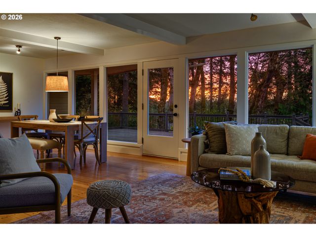 2747 GLEN HAVEN Rd, Lake Oswego, OR 97034