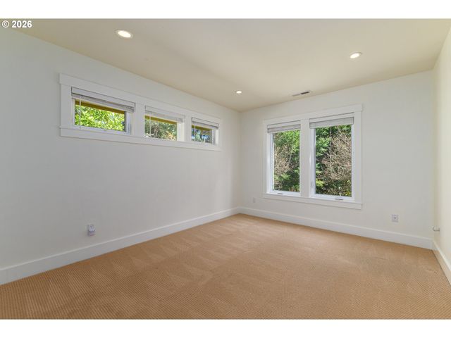 2747 GLEN HAVEN Rd, Lake Oswego, OR 97034