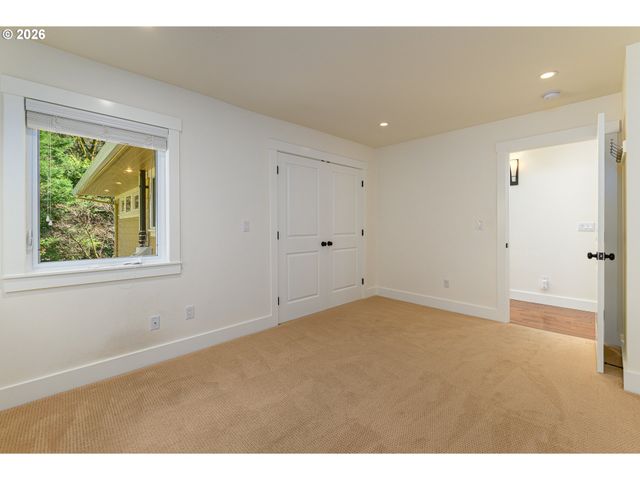 2747 GLEN HAVEN Rd, Lake Oswego, OR 97034