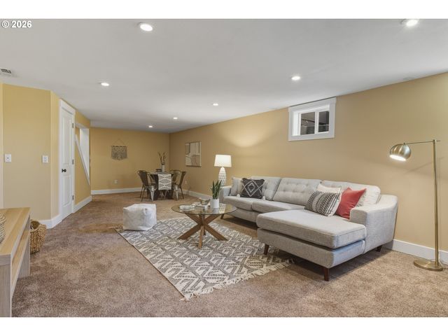 2747 GLEN HAVEN Rd, Lake Oswego, OR 97034