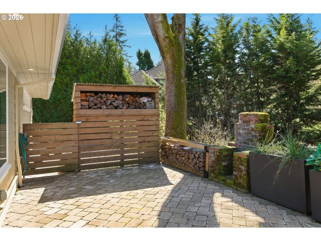 2747 GLEN HAVEN Rd, Lake Oswego, OR 97034