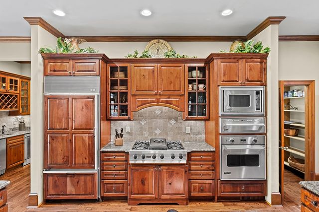 81 Flycatcher Point, Big Canoe, GA 30143