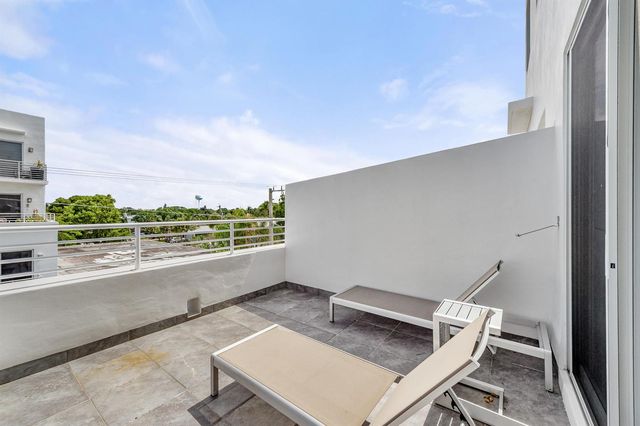 111 SE 2nd Street 302, Delray Beach, FL 33444
