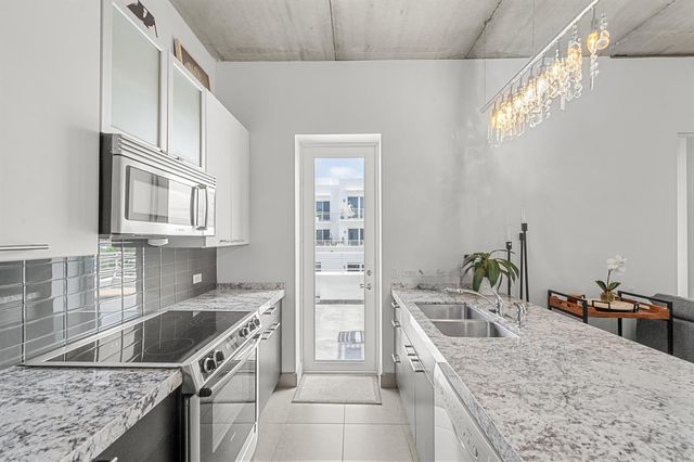 111 SE 2nd Street 302, Delray Beach, FL 33444