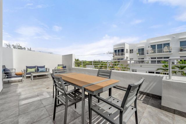 111 SE 2nd Street 302, Delray Beach, FL 33444