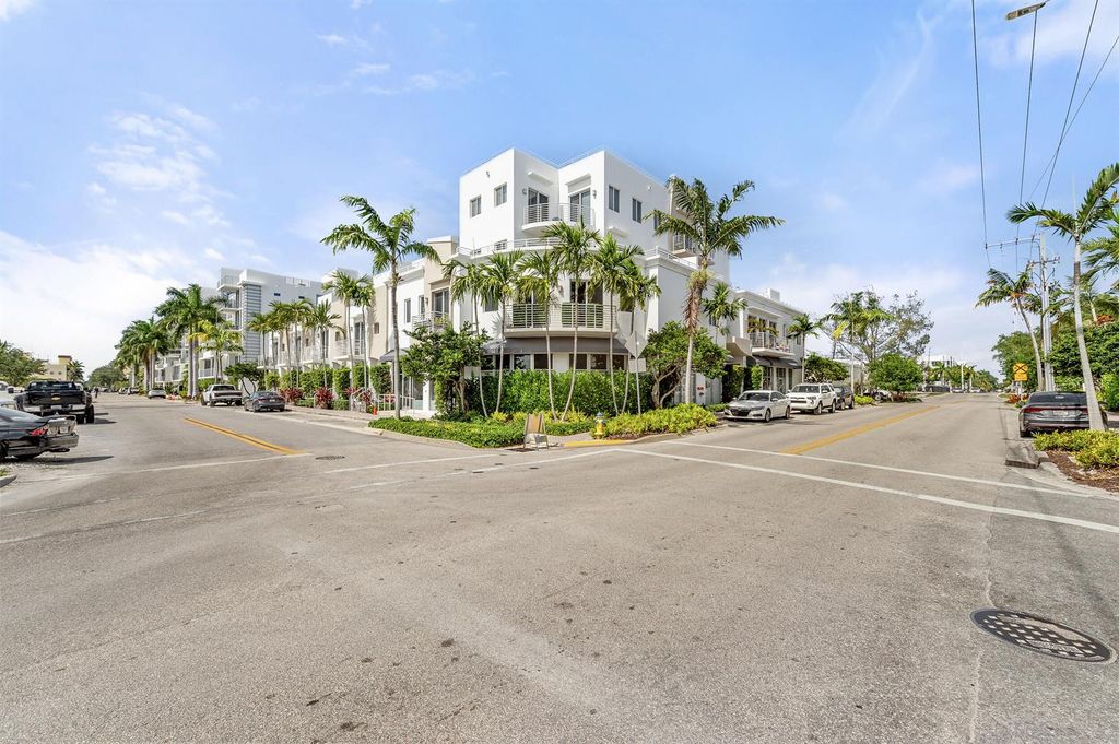 111 SE 2nd Street 302, Delray Beach, FL 33444