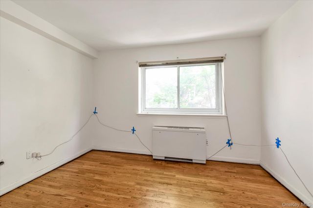 30 Barstow Road 3A, Great Neck, NY 11021