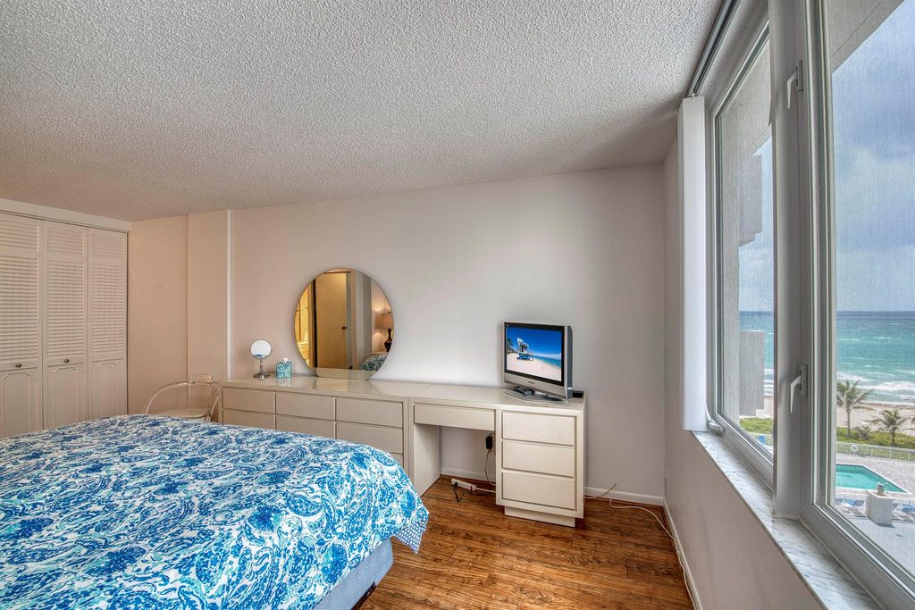 Image 13 of property listing at 3221 S Ocean Boulevard 501, Highland Beach, FL 33487