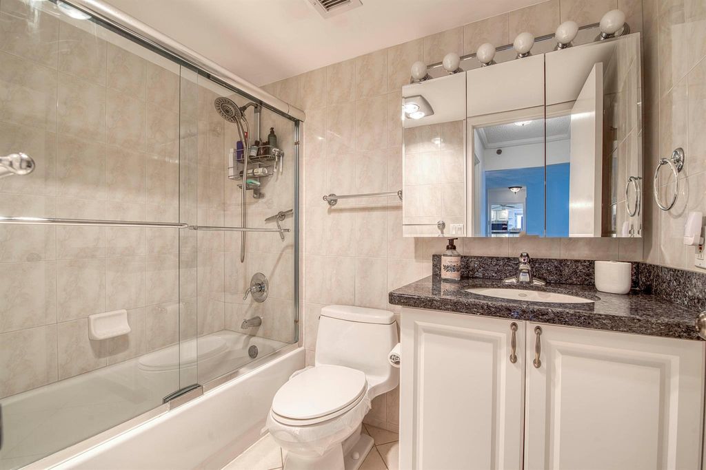 Image 14 of property listing at 3221 S Ocean Boulevard 501, Highland Beach, FL 33487