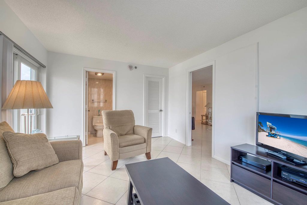 Image 16 of property listing at 3221 S Ocean Boulevard 501, Highland Beach, FL 33487