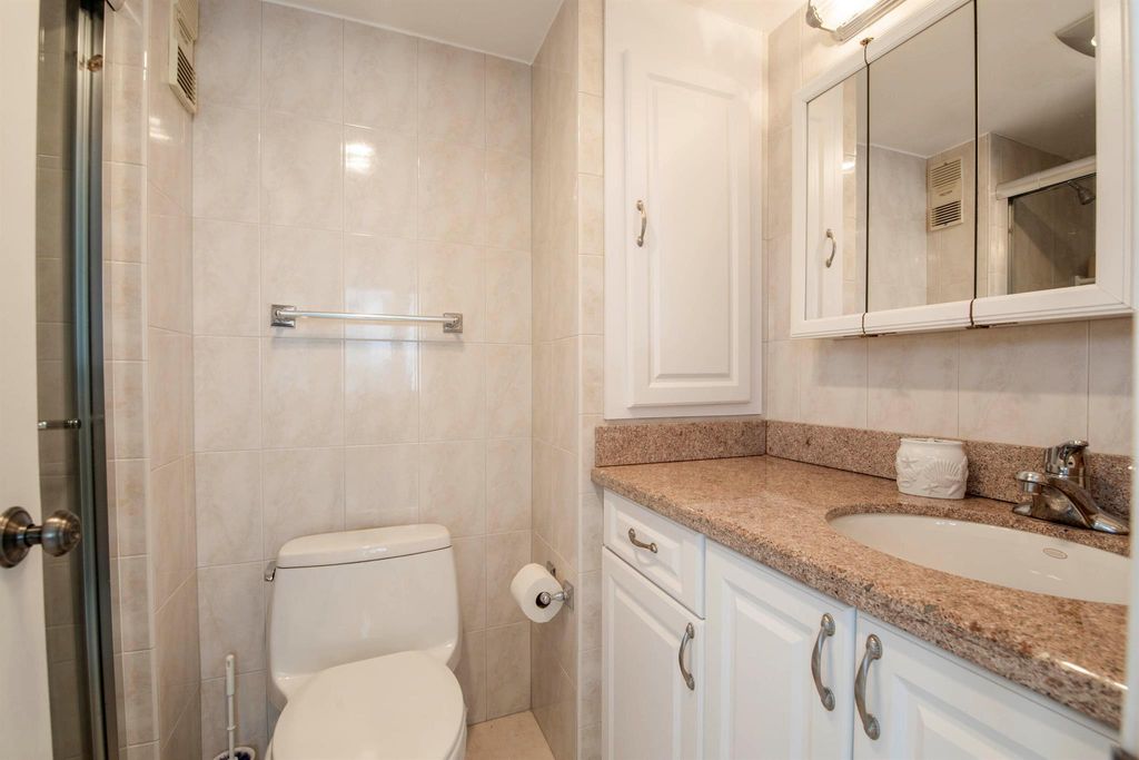 Image 17 of property listing at 3221 S Ocean Boulevard 501, Highland Beach, FL 33487