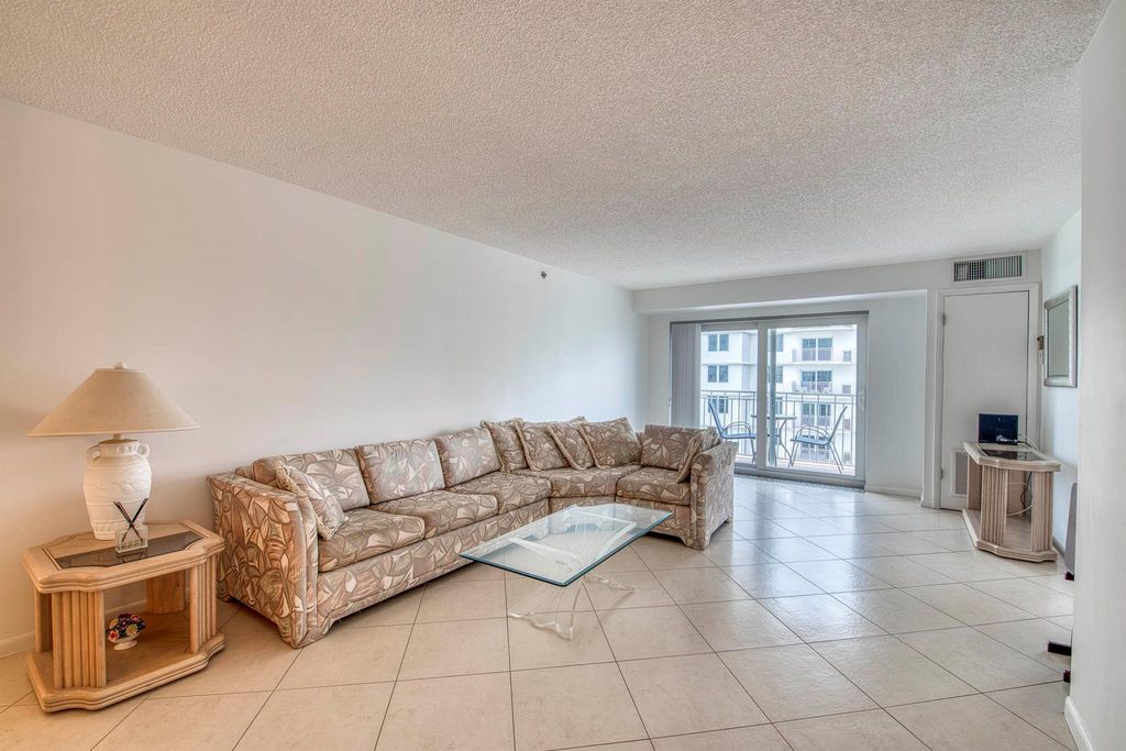 Image 4 of property listing at 3221 S Ocean Boulevard 501, Highland Beach, FL 33487