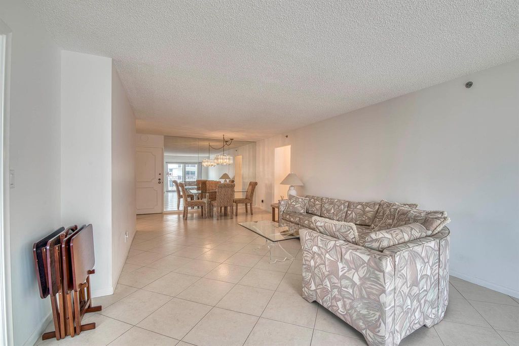 Image 6 of property listing at 3221 S Ocean Boulevard 501, Highland Beach, FL 33487