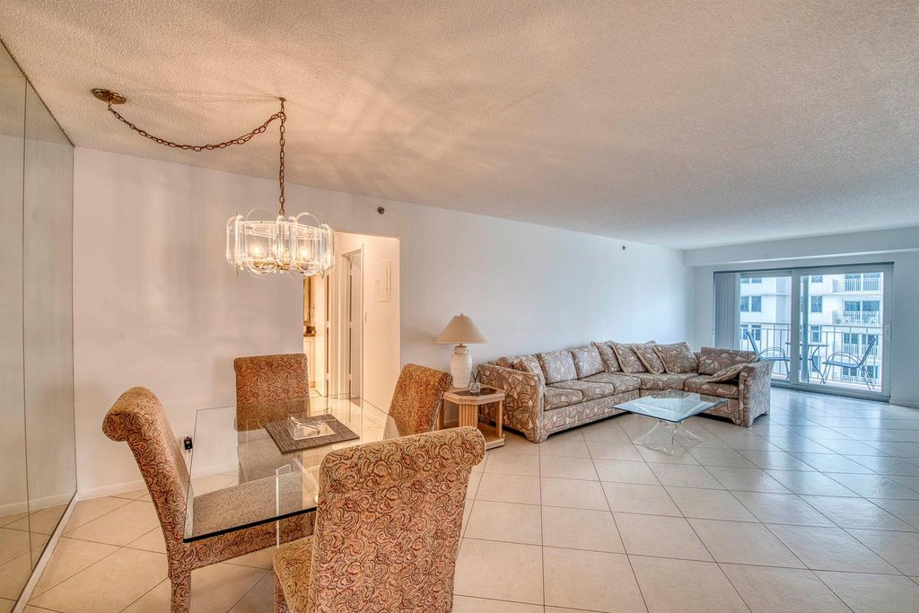 Image 7 of property listing at 3221 S Ocean Boulevard 501, Highland Beach, FL 33487