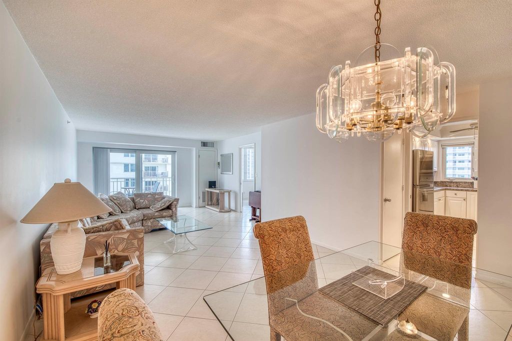 Image 8 of property listing at 3221 S Ocean Boulevard 501, Highland Beach, FL 33487