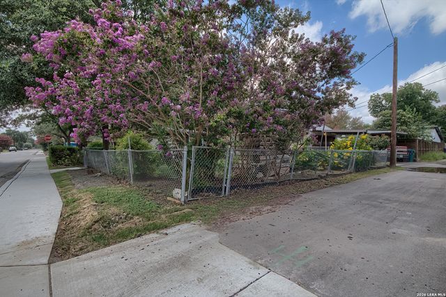 247 Tophill, San Antonio, TX 78209