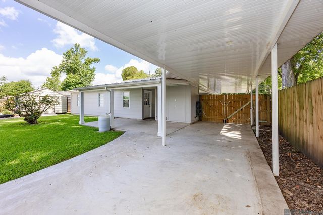 315 E Rome St, Gonzales, LA 70737