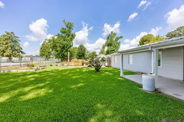 315 E Rome St, Gonzales, LA 70737