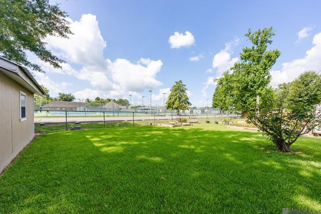 315 E Rome St, Gonzales, LA 70737