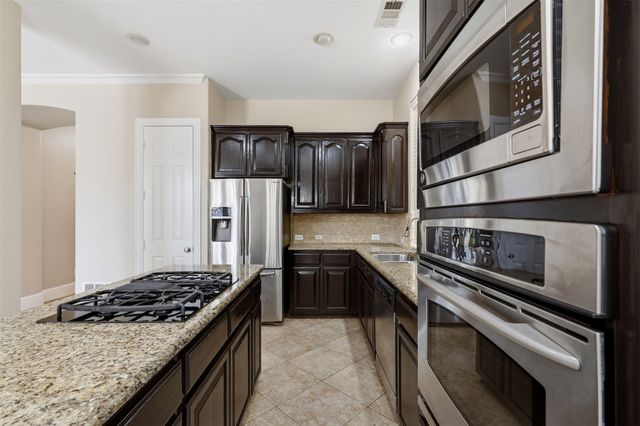 2310 Queen Morgan Lane, Lewisville, TX 75056