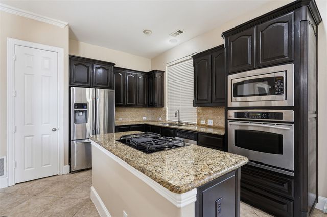 2310 Queen Morgan Lane, Lewisville, TX 75056