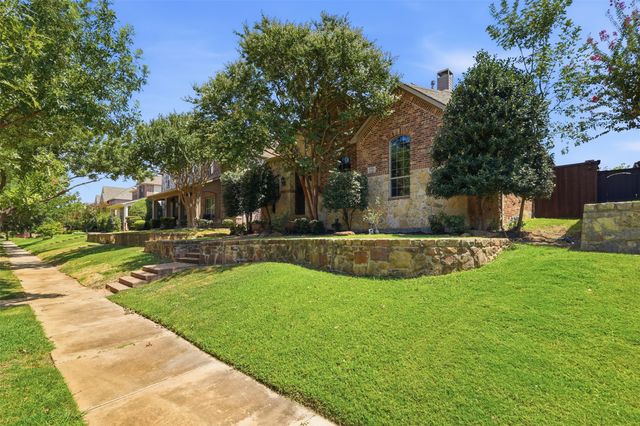 2310 Queen Morgan Lane, Lewisville, TX 75056