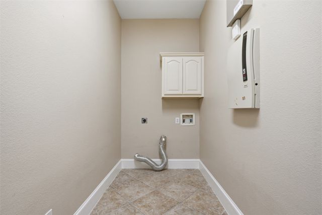 2310 Queen Morgan Lane, Lewisville, TX 75056