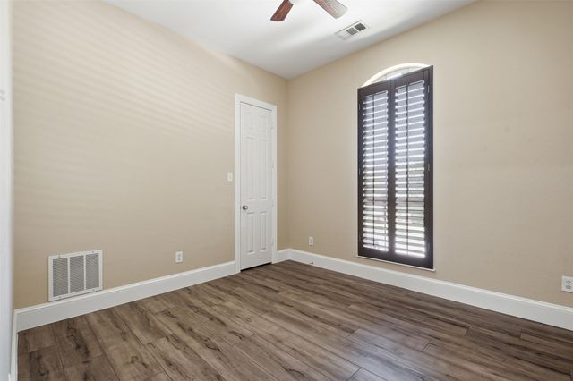 2310 Queen Morgan Lane, Lewisville, TX 75056