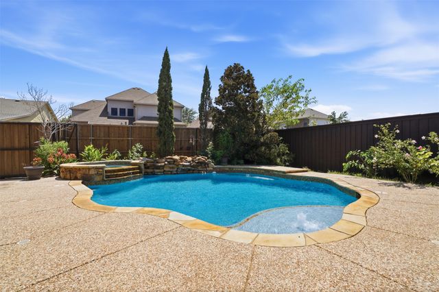2310 Queen Morgan Lane, Lewisville, TX 75056