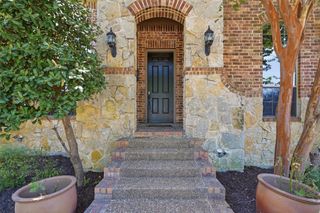 2310 Queen Morgan Lane, Lewisville, TX 75056