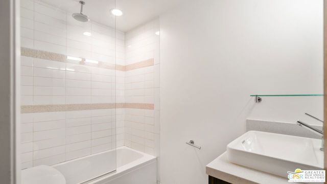 588 E San Lorenzo Road 104, Palm Springs, CA 92264