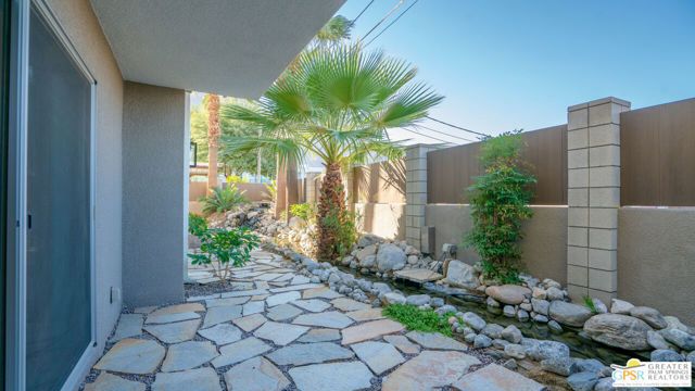 588 E San Lorenzo Road 104, Palm Springs, CA 92264