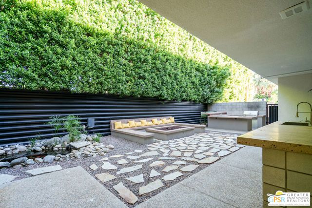 588 E San Lorenzo Road 104, Palm Springs, CA 92264