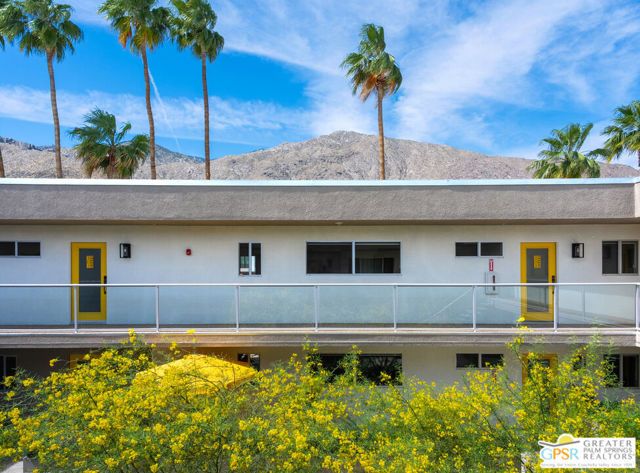 588 E San Lorenzo Road 104, Palm Springs, CA 92264