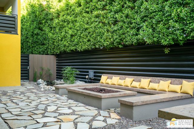 588 E San Lorenzo Road 104, Palm Springs, CA 92264