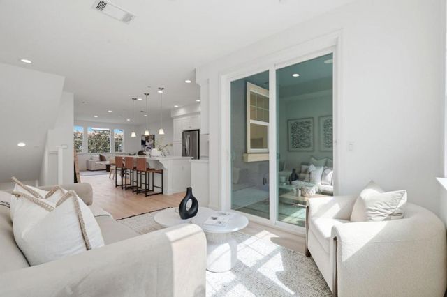 113 Lemmon Terrace, Sunnyvale, CA 94086