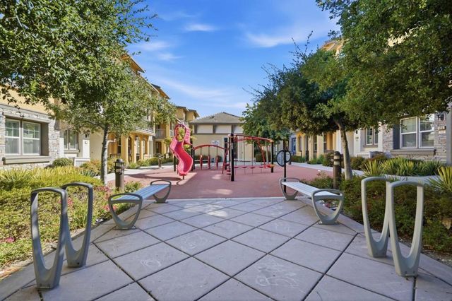 113 Lemmon Terrace, Sunnyvale, CA 94086