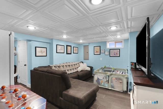 15 Corona Drive, Milford, CT 06460