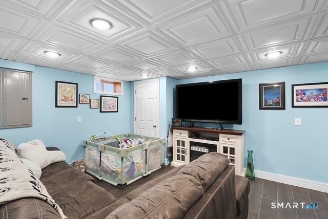 15 Corona Drive, Milford, CT 06460