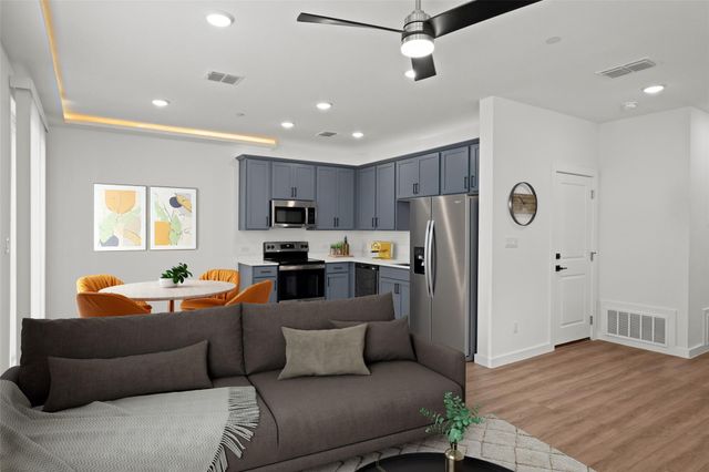 104 Creekside TRL 503, Kyle, TX 78640