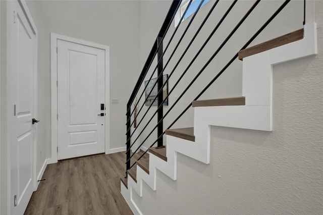 104 Creekside TRL 503, Kyle, TX 78640