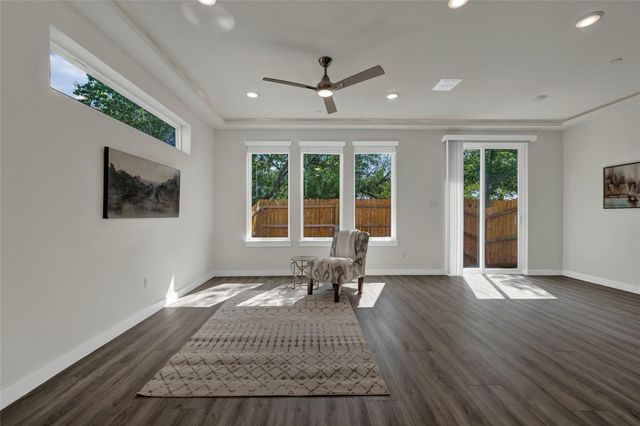 104 Creekside TRL 503, Kyle, TX 78640