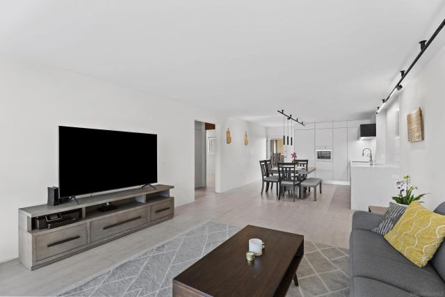 4944 Cass 604, San Diego, CA 92109