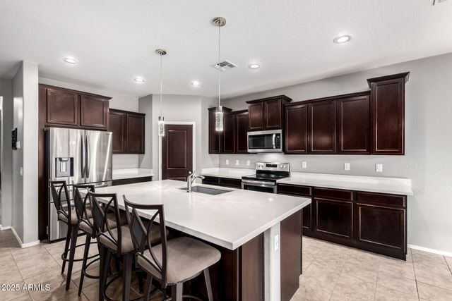 18253 W LOUISE Drive, Surprise, AZ 85387