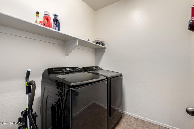 18253 W LOUISE Drive, Surprise, AZ 85387