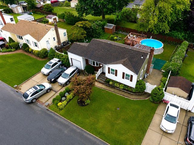 80 Carroll Street, Brentwood, NY 11717